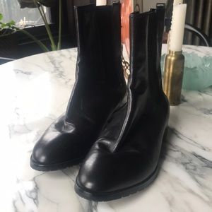 Gorgeous Cole Haan Chelsea Boots